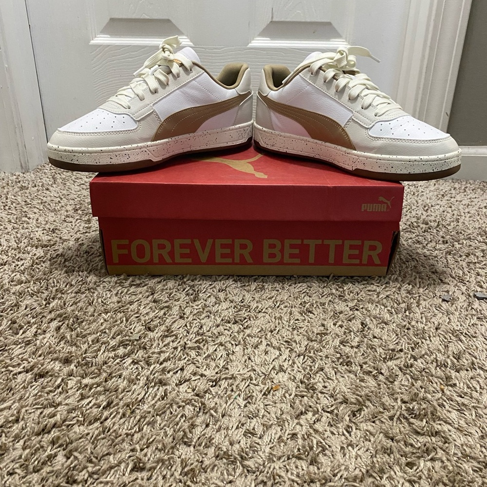 Men’s Puma White and Tan Casual Sneakers - Picture 2 of 5